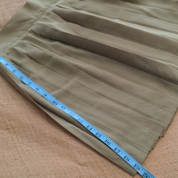 Vintage Pleated Skirt - Picture 5 of 6